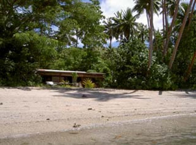 Отель Dolphin Bay Divers Retreat Vatolotolo Экстерьер фото