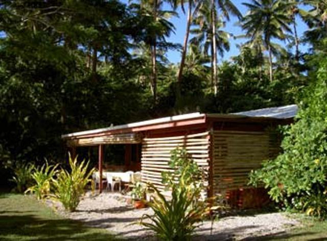 Отель Dolphin Bay Divers Retreat Vatolotolo Экстерьер фото