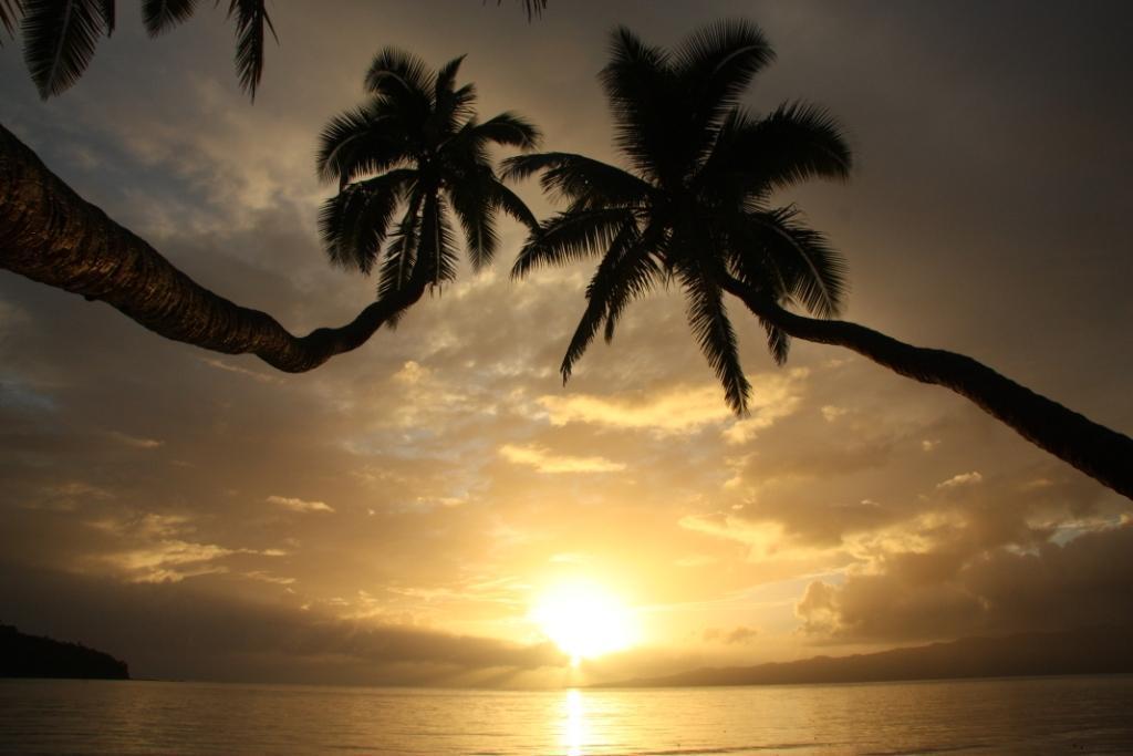 Отель Dolphin Bay Divers Retreat Vatolotolo Экстерьер фото