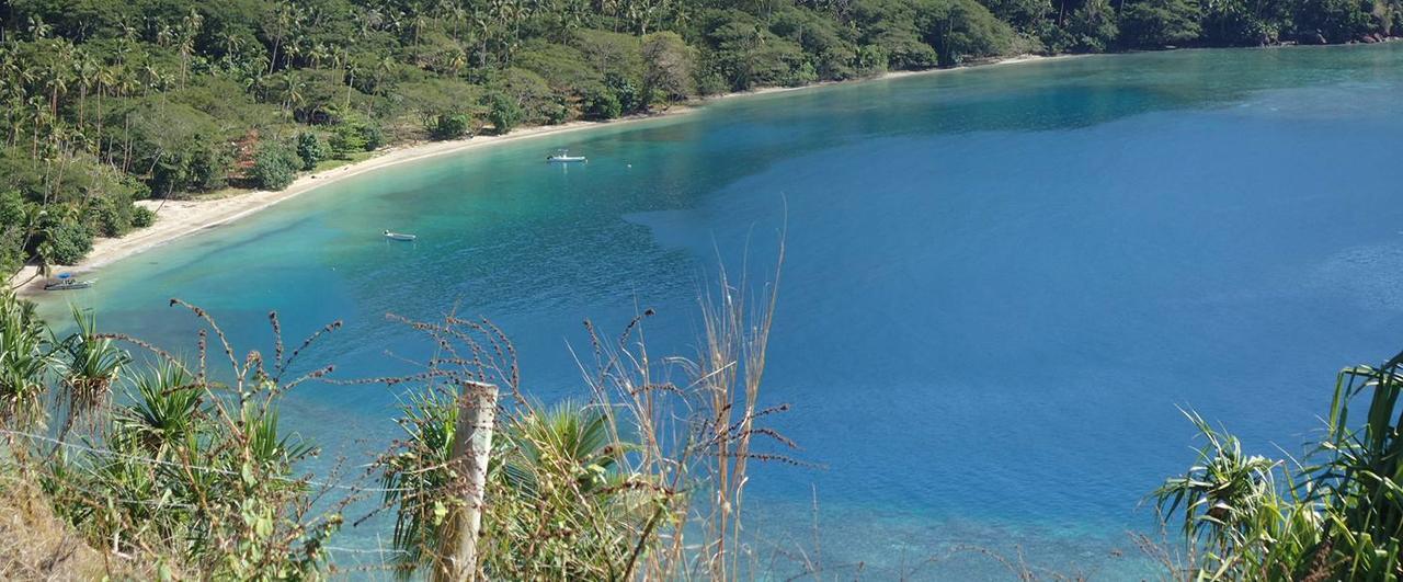 Отель Dolphin Bay Divers Retreat Vatolotolo Экстерьер фото
